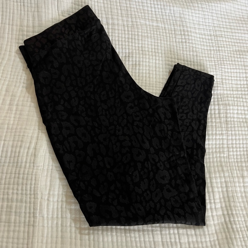 Torrid black cheetah/leopard leggings